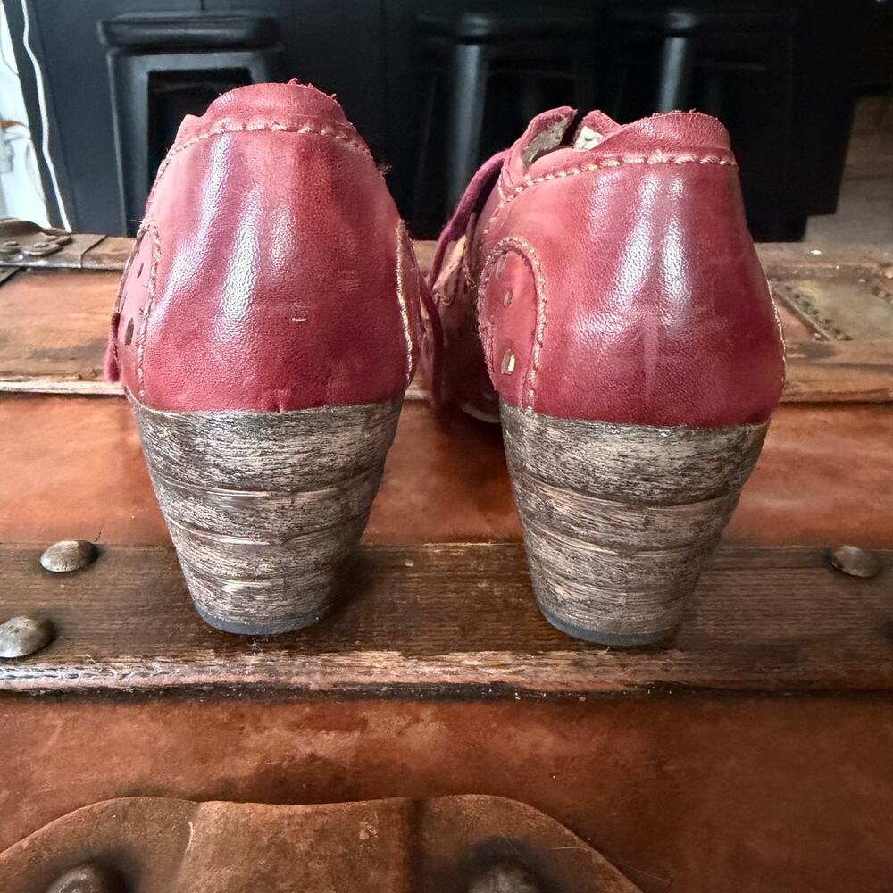 Rovers Heeled Oxford in Burgandy - Picture 5 of 6
